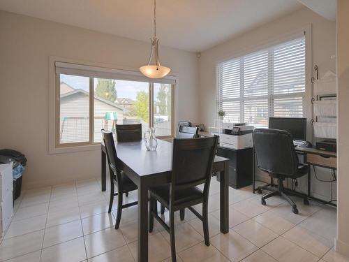 102 Gilmore Way, Spruce Grove, AB - Indoor Photo Showing Dining Room