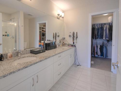 102 Gilmore Way, Spruce Grove, AB - Indoor Photo Showing Bathroom