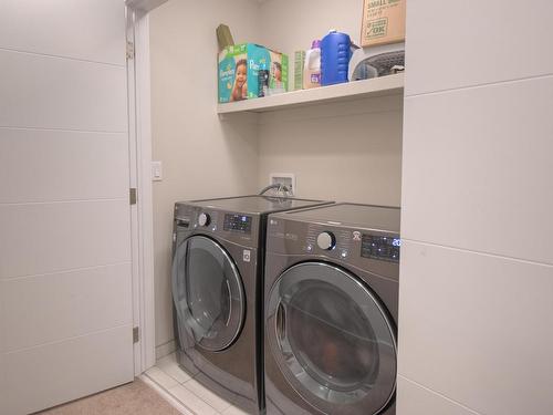 102 Gilmore Way, Spruce Grove, AB - Indoor Photo Showing Laundry Room