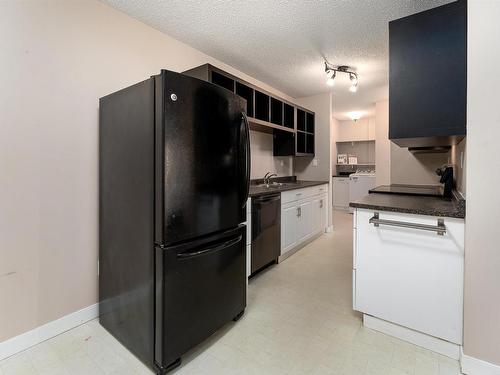 404 57 Brown Street, Stony Plain, AB - Indoor Photo Showing Kitchen