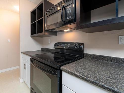 404 57 Brown Street, Stony Plain, AB - Indoor Photo Showing Kitchen