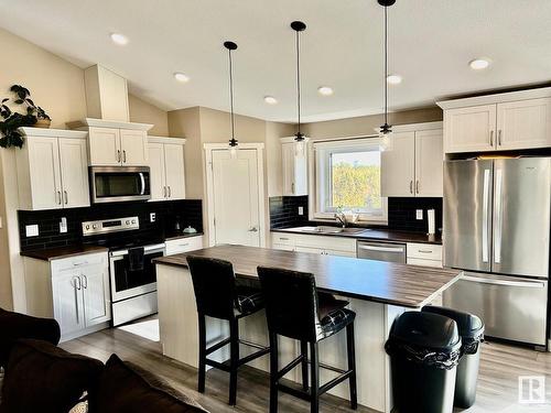 51 52210 Rr 192, Rural Beaver County, AB - Indoor Photo Showing Kitchen With Upgraded Kitchen