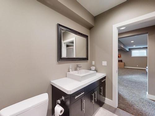 10919-175 Avenue, Edmonton, AB - Indoor Photo Showing Bathroom