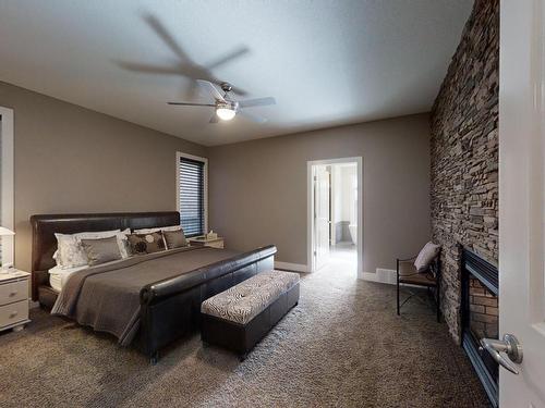 10919-175 Avenue, Edmonton, AB - Indoor Photo Showing Bedroom