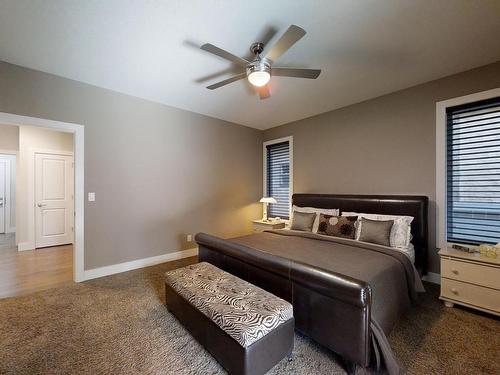 10919-175 Avenue, Edmonton, AB - Indoor Photo Showing Bedroom