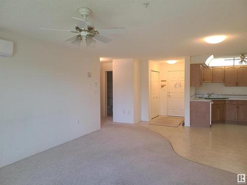 213 69 Crystal Lane, Sherwood Park, AB - Indoor Photo Showing Kitchen