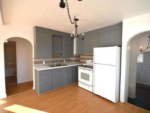 4907 52 Street, Bonnyville Town, AB - Indoor Photo Showing Kitchen With Double Sink