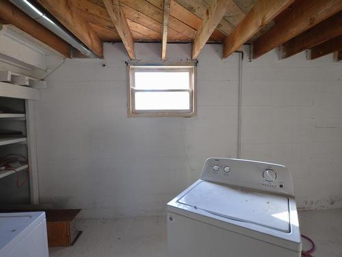 4907 52 Street, Bonnyville Town, AB - Indoor Photo Showing Laundry Room