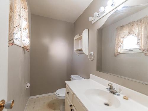 47 Linwood Crescent, St. Albert, AB - Indoor Photo Showing Bathroom