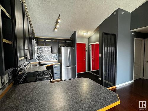 432 3425 19 Street, Edmonton, AB - Indoor Photo Showing Kitchen With Stainless Steel Kitchen