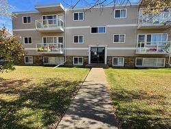 #8 12725 81 ST NW  Edmonton, AB T5C 1M7