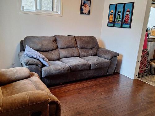 12723 116 Street, Edmonton, AB - Indoor Photo Showing Living Room