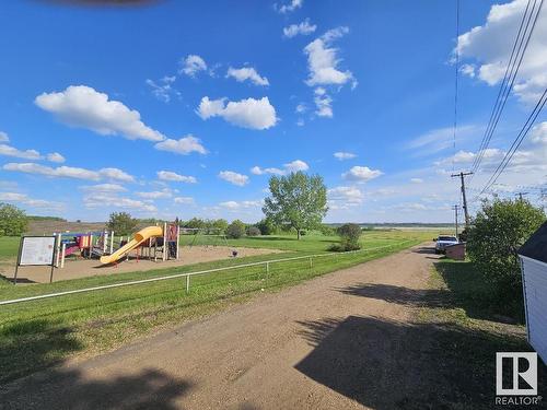 4907 44 St, Two Hills, AB 