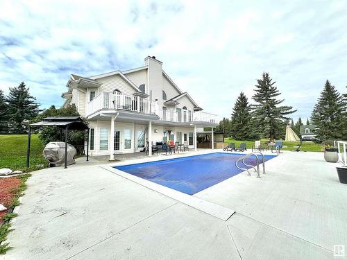 205 1 Ave W, Rural Wetaskiwin County, AB - Outdoor With In Ground Pool