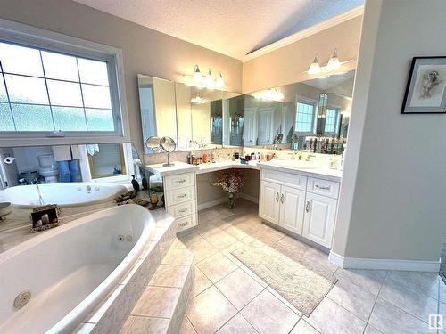 205 1 Ave W, Rural Wetaskiwin County, AB - Indoor Photo Showing Bathroom