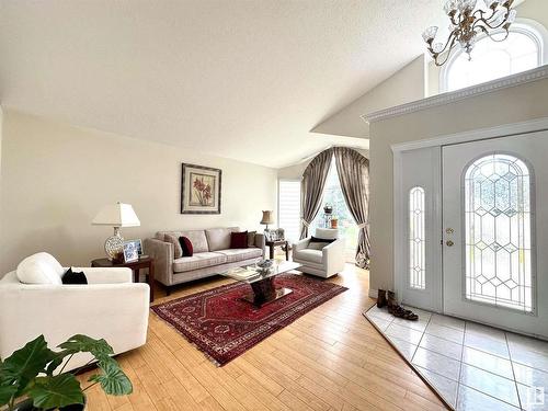 205 1 Ave W, Rural Wetaskiwin County, AB - Indoor Photo Showing Living Room