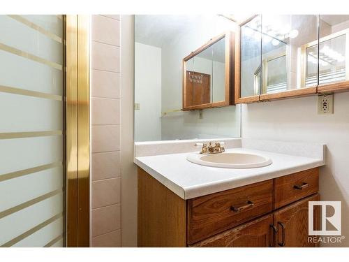 218 17151 94A Avenue, Edmonton, AB - Indoor Photo Showing Bathroom