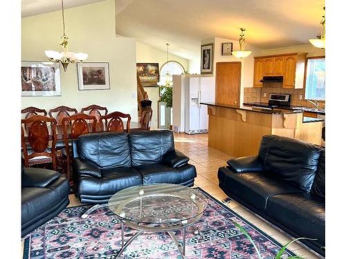 16002 67A Street, Edmonton, AB - Indoor Photo Showing Living Room