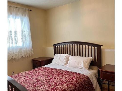 16002 67A Street, Edmonton, AB - Indoor Photo Showing Bedroom