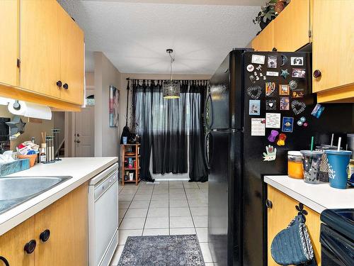 12076 25 Avenue, Edmonton, AB - Indoor Photo Showing Kitchen