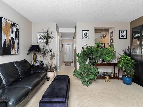 12076 25 Avenue, Edmonton, AB - Indoor