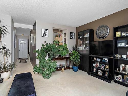 12076 25 Avenue, Edmonton, AB - Indoor