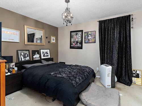 12076 25 Avenue, Edmonton, AB - Indoor Photo Showing Bedroom