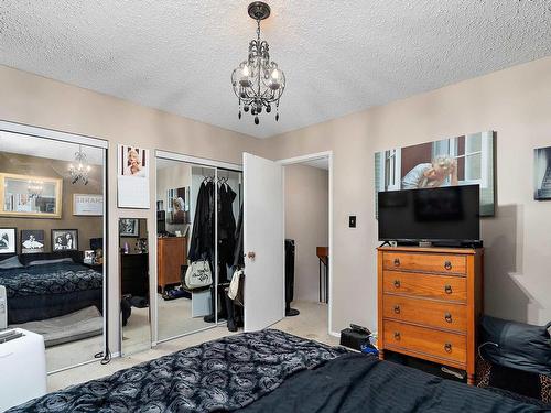 12076 25 Avenue, Edmonton, AB - Indoor Photo Showing Bedroom