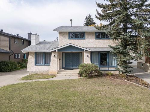 3022 110A St Nw, Edmonton, AB 