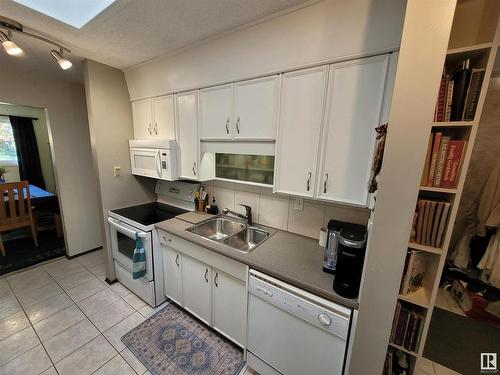 10 Garcia Place, St. Albert, AB - Indoor Photo Showing Kitchen With Double Sink