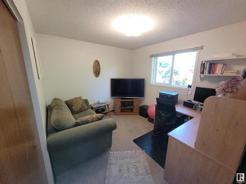 10 Garcia Place, St. Albert, AB - Indoor Photo Showing Other Room