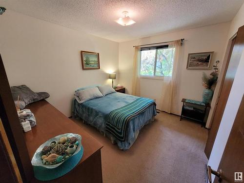 10 Garcia Place, St. Albert, AB - Indoor Photo Showing Bedroom