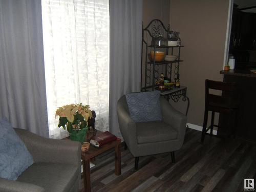 4605 57 Street, Two Hills, AB - Indoor Photo Showing Living Room