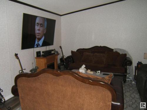 4605 57 Street, Two Hills, AB - Indoor Photo Showing Living Room