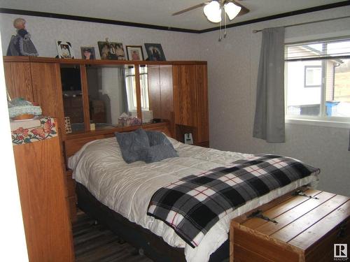 4605 57 Street, Two Hills, AB - Indoor Photo Showing Bedroom