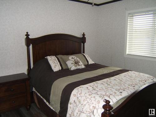 4605 57 Street, Two Hills, AB - Indoor Photo Showing Bedroom