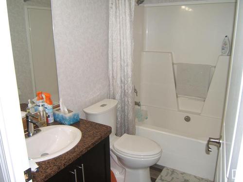 4605 57 Street, Two Hills, AB - Indoor Photo Showing Bathroom