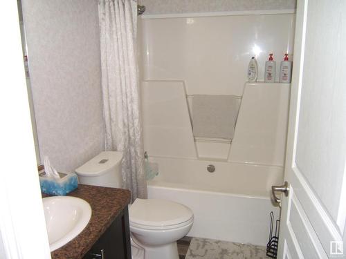 4605 57 Street, Two Hills, AB - Indoor Photo Showing Bathroom