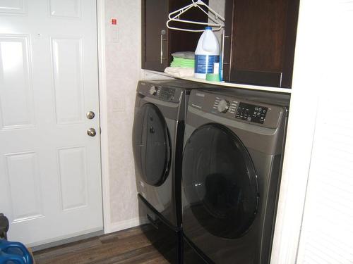 4605 57 Street, Two Hills, AB - Indoor Photo Showing Laundry Room