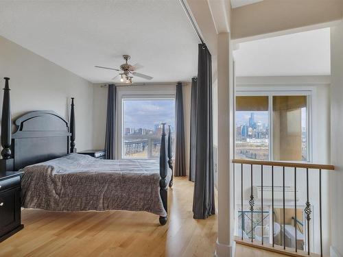 504 10855 Saskatchewan Drive, Edmonton, AB - Indoor Photo Showing Bedroom