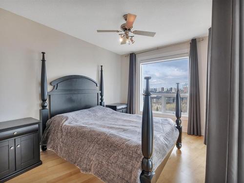 504 10855 Saskatchewan Drive, Edmonton, AB - Indoor Photo Showing Bedroom