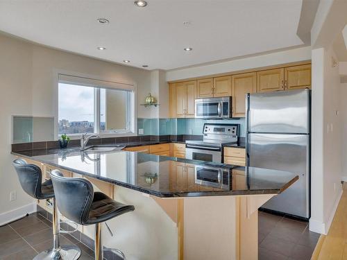 504 10855 Saskatchewan Drive, Edmonton, AB - Indoor Photo Showing Kitchen