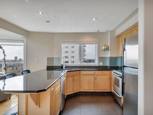 504 10855 Saskatchewan Drive, Edmonton, AB - Indoor Photo Showing Kitchen