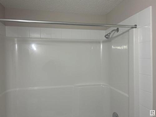 235 301 Clareview Station Drive, Edmonton, AB - Indoor Photo Showing Bathroom