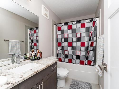 99 Hilldowns Dr, Spruce Grove, AB - Indoor Photo Showing Bathroom