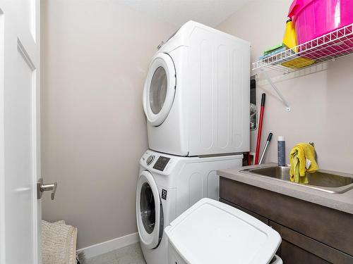 99 Hilldowns Dr, Spruce Grove, AB - Indoor Photo Showing Laundry Room