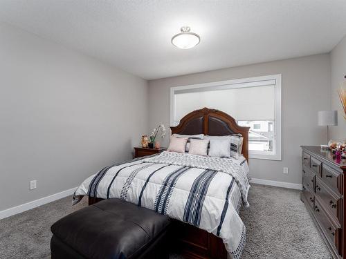 99 Hilldowns Dr, Spruce Grove, AB - Indoor Photo Showing Bedroom