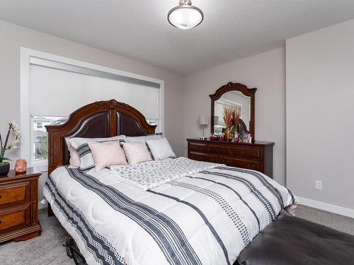 99 Hilldowns Dr, Spruce Grove, AB - Indoor Photo Showing Bedroom