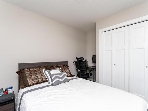 99 Hilldowns Dr, Spruce Grove, AB - Indoor Photo Showing Bedroom