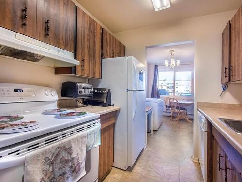 305 18204 93 Avenue, Edmonton, AB - Indoor Photo Showing Kitchen